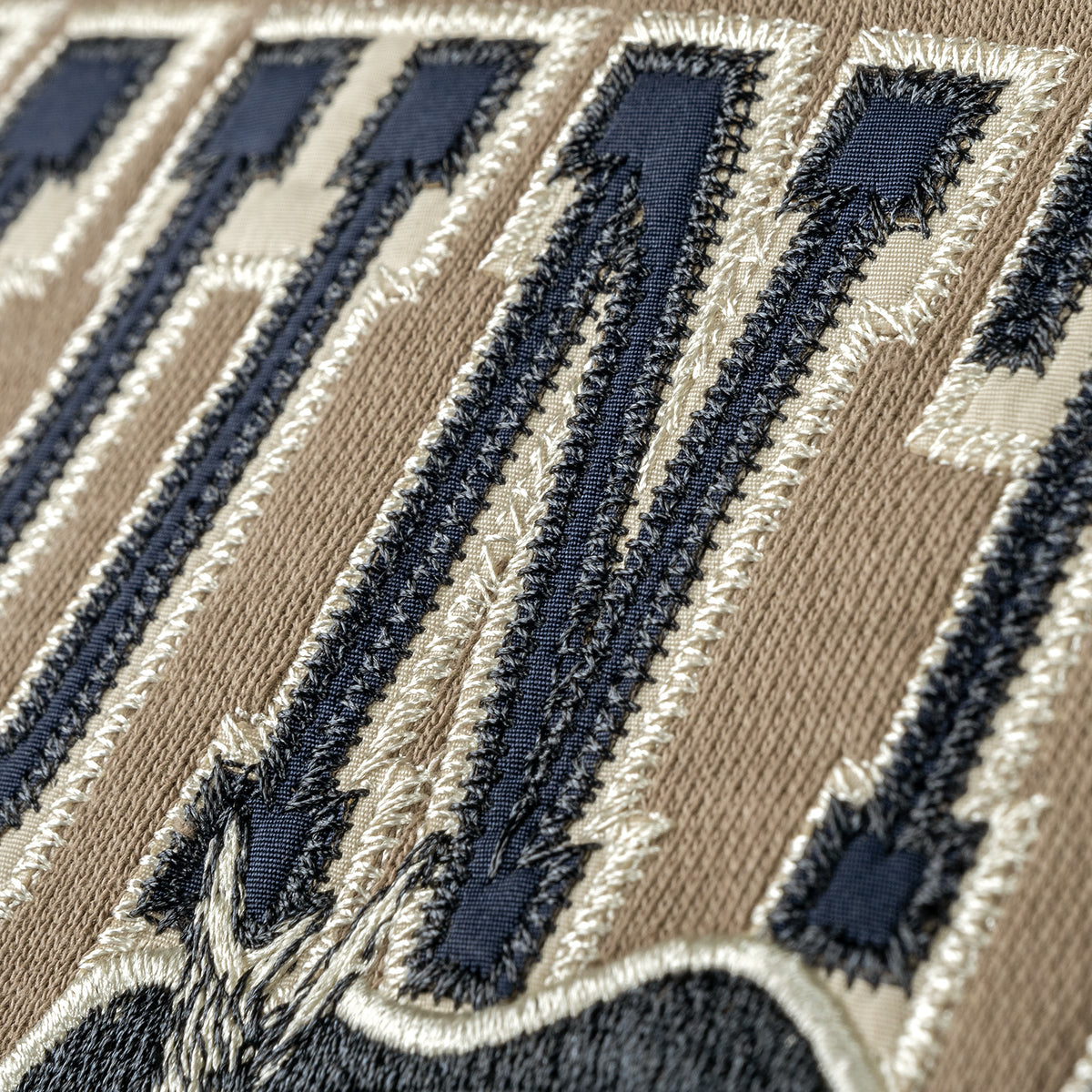 Roaring Reds Midweight Hood